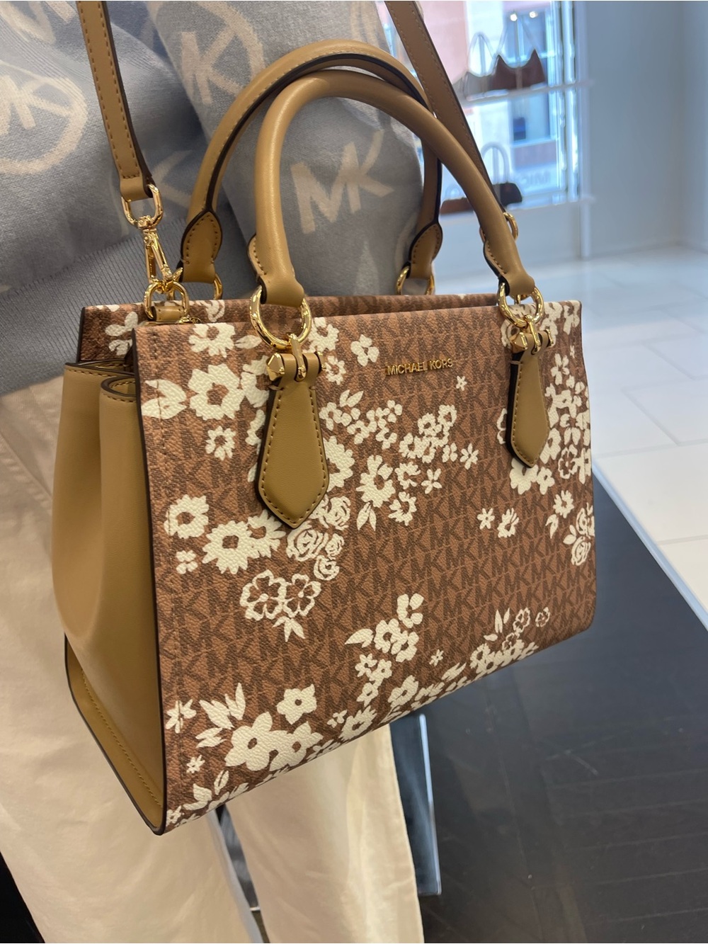 MICHAEL KORS Marilyn Medium Printed Signature Logo Satchel Crossbody 
CAMEL 
NWT - Picture 10 of 16